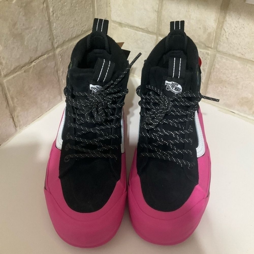 Vans Sk8-Hi Dip MTE-2 Black Pink Hiking Boots Size 8 NWT